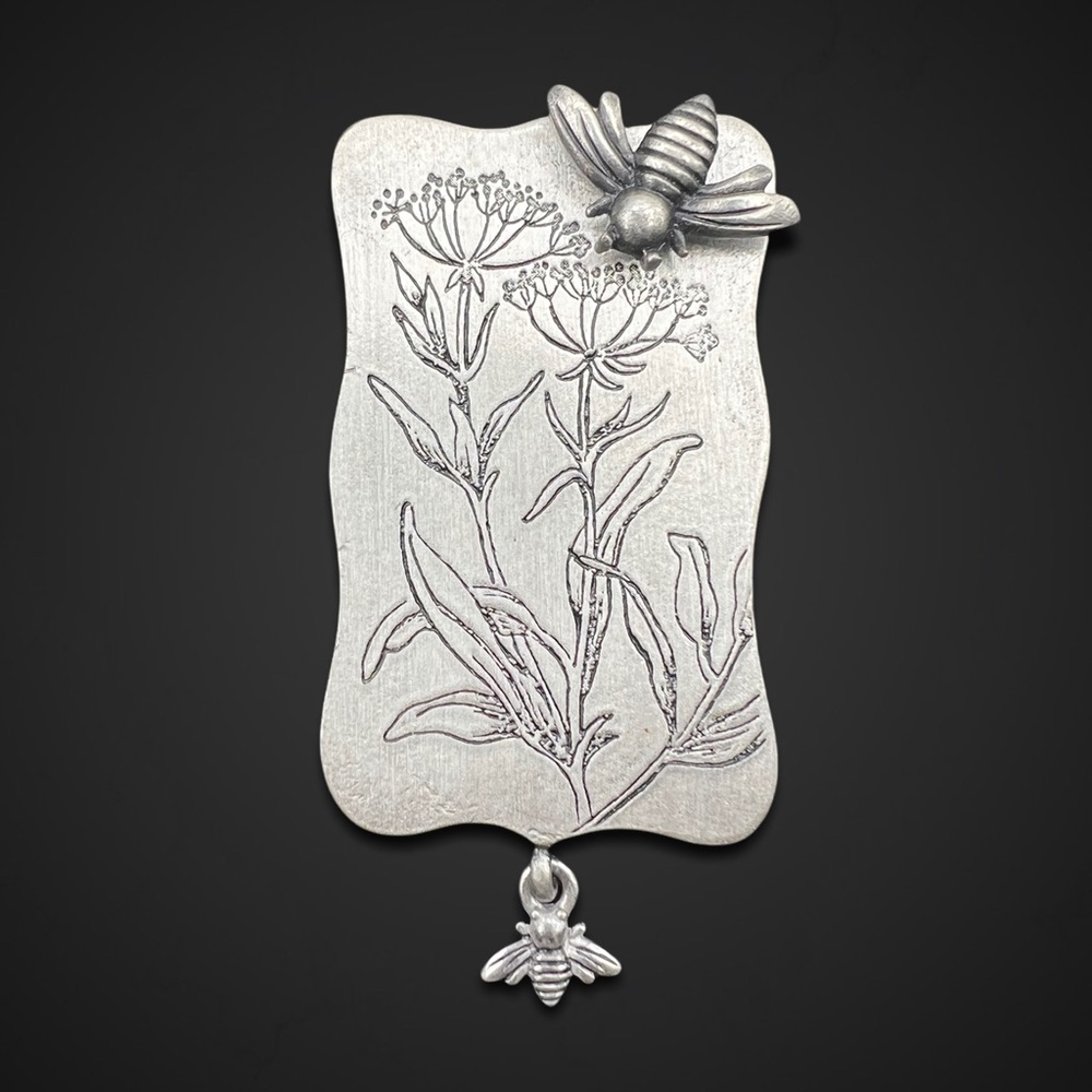 Vintage Pewter Flower & Bee Brooch Pin - Picture 1 of 5